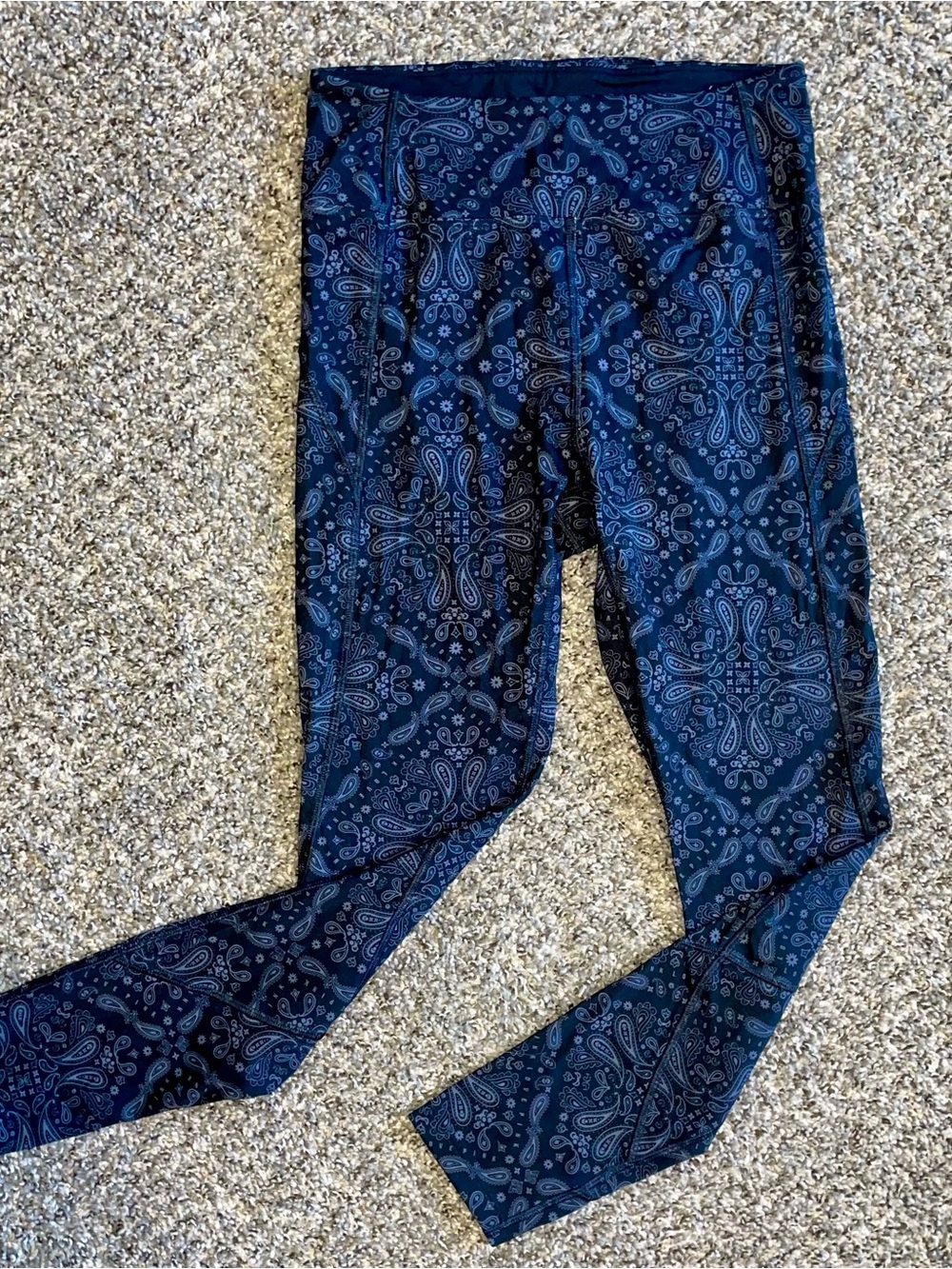 PINK Victoria's Secret Navy Blue Paisley Print Leggings Size Small